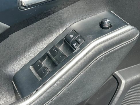 Used 2022 Toyota Highlander XLE FWD image 25