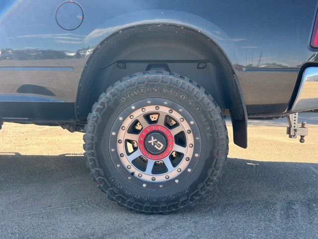 Used 2017 RAM 1500 Classic SLT AWD/4WD image 13