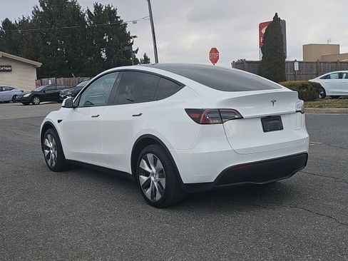 Used 2024 Tesla Model Y Long Range image 14