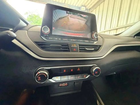 Used 2023 Nissan Altima 2.5 SR FWD image 12
