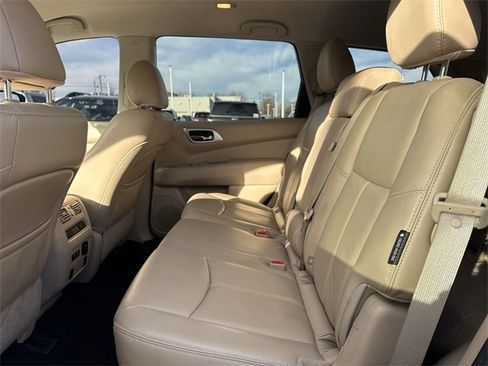 Used 2020 Nissan Pathfinder SL image 9