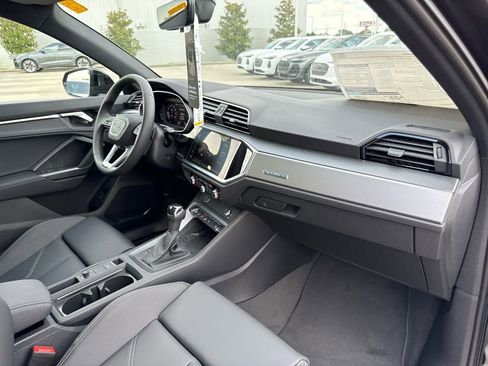 New 2025 Audi Q3 2.0T Premium image 14