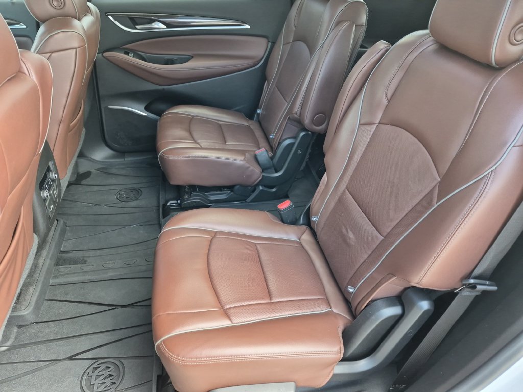 Used 2018 Buick Enclave Avenir w/ Avenir Technology Package FWD image 18