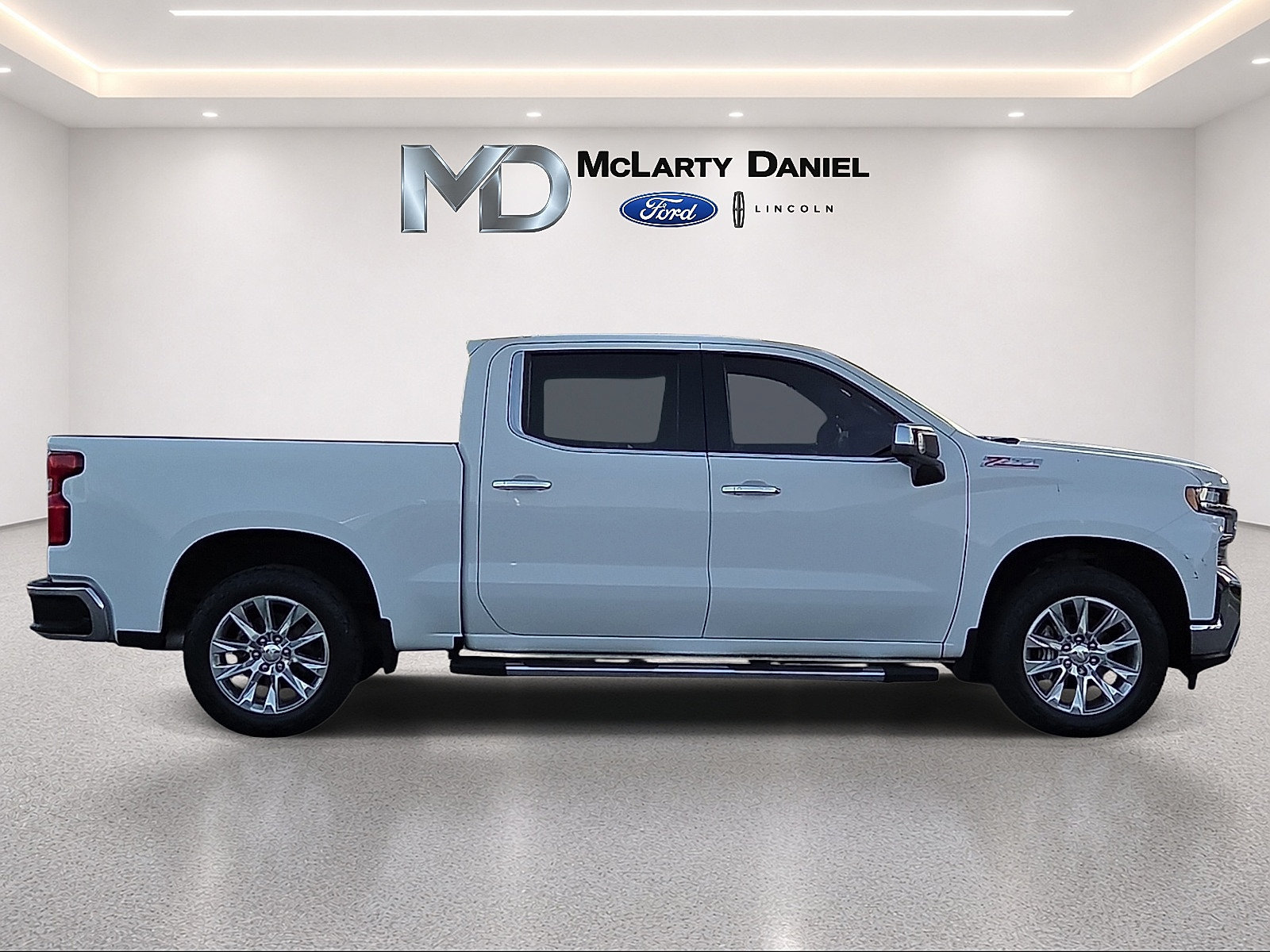 Used 2020 Chevrolet Silverado 1500 LTZ w/ LTZ Premium Package AWD/4WD image 6