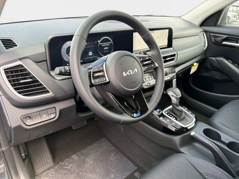 New 2026 Kia Seltos EX FWD image 18
