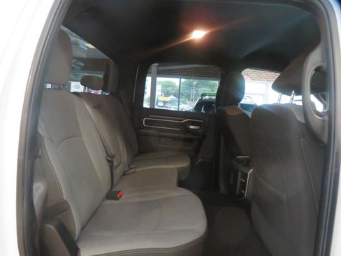 Used 2024 RAM 2500 Big Horn w/ Off Road Package AWD/4WD image 23