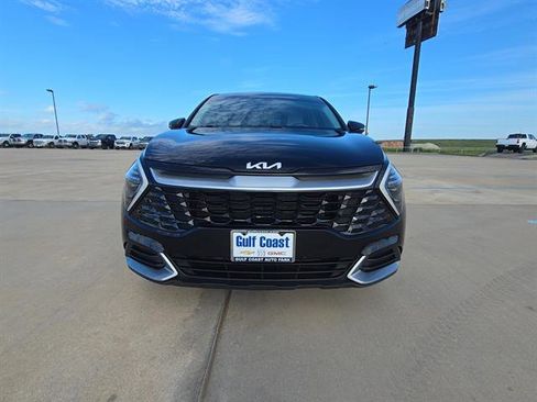 Used 2025 Kia Sportage EX FWD image 2