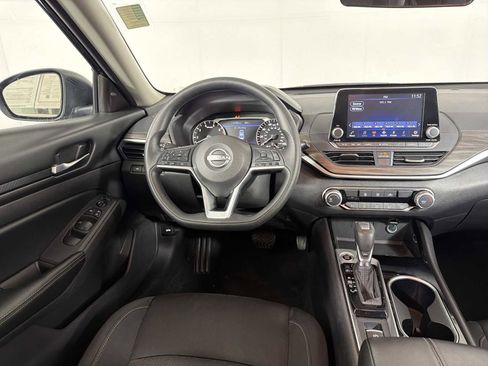 Used 2024 Nissan Altima 2.5 SV AWD/4WD image 20