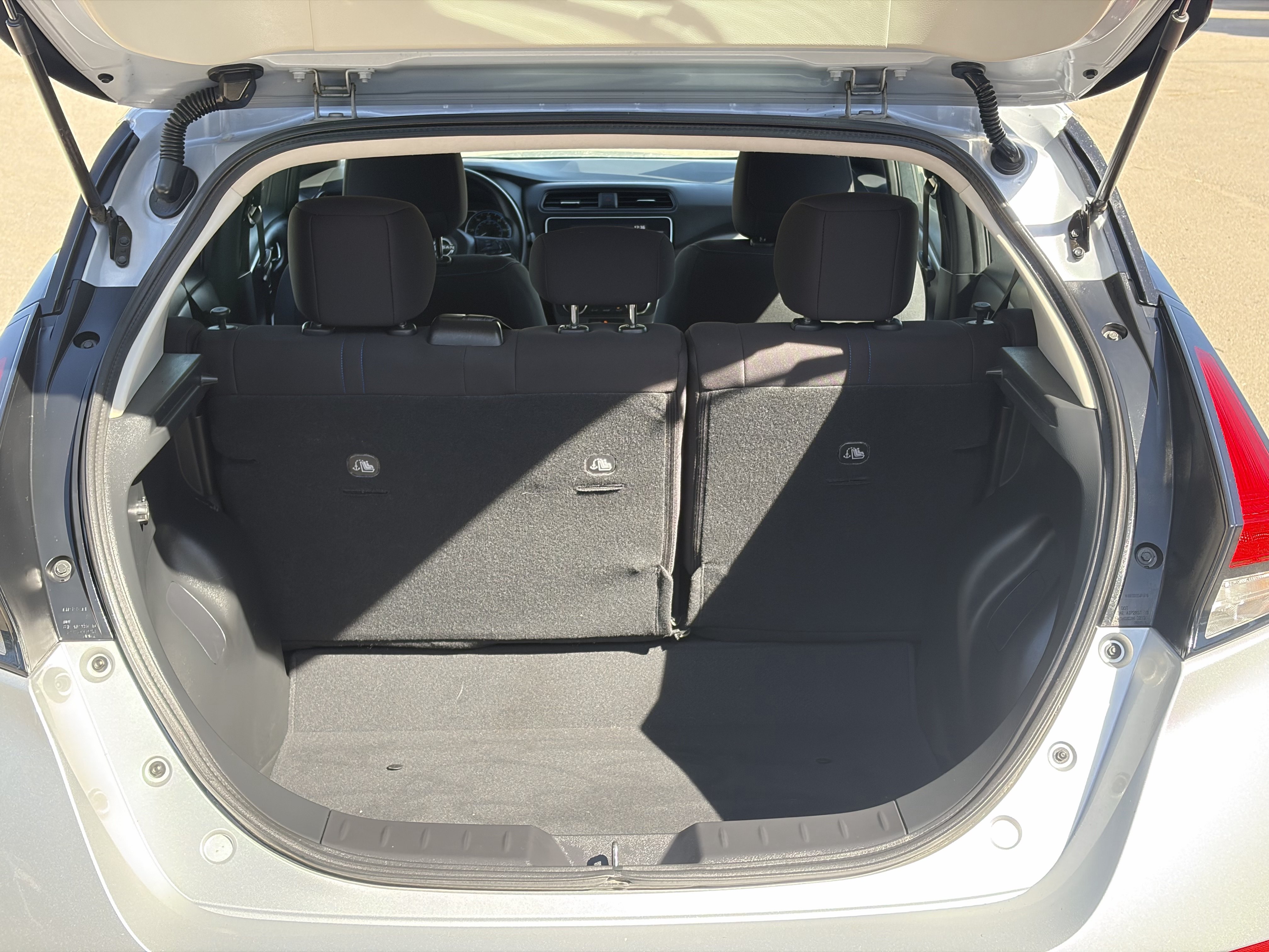 Used 2025 Nissan Leaf S FWD image 23