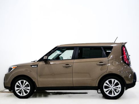 Used 2014 Kia Soul + w/ Audio Package FWD image 4
