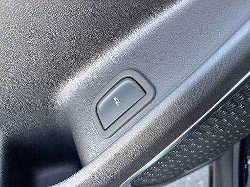 Used 2025 Buick Enclave Preferred FWD image 27