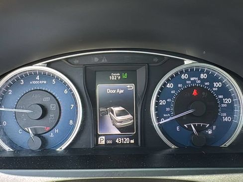 Used 2017 Toyota Camry XLE w/ Moonroof Package FWD image 8