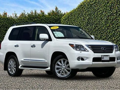 Used 2011 Lexus LX 570 4WD image 2