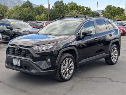 Used 2020 Toyota RAV4 XLE Premium w/ All Weather Liner Package FWD image 10