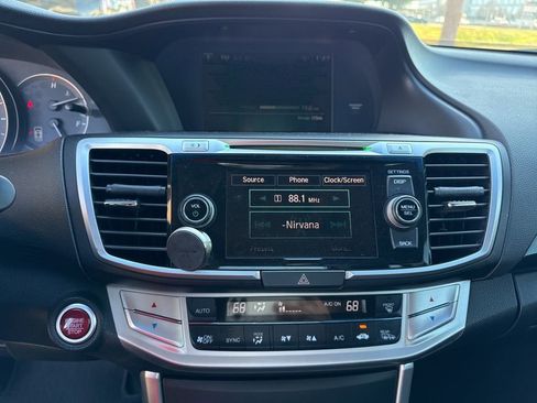 Used 2013 Honda Accord EX image 18