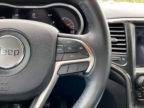 Used 2018 Jeep Grand Cherokee Altitude RWD image 11