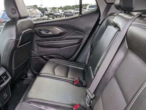 Used 2024 GMC Terrain SLT FWD image 19