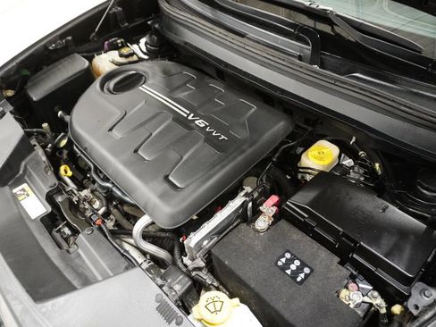 Used 2015 Jeep Cherokee Latitude w/ Cold Weather Group image 9