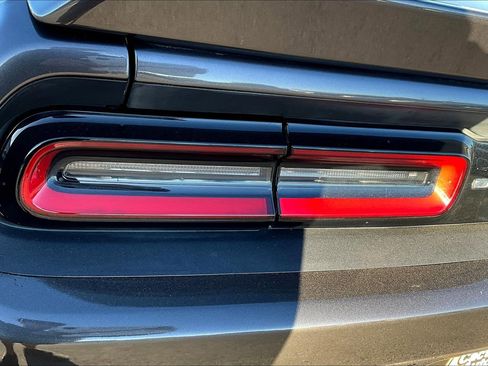 Used 2018 Dodge Challenger SXT image 29