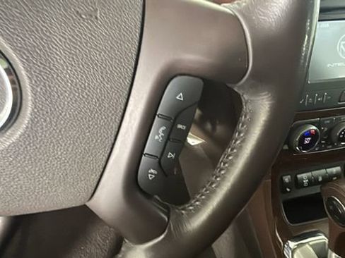 Used 2013 Buick Enclave Premium FWD image 17