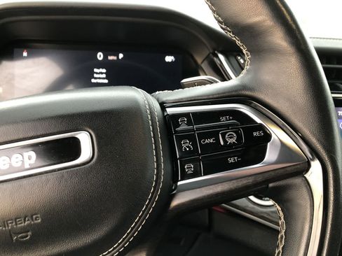 Used 2022 Jeep Grand Cherokee Overland w/ Adv Protech Group III image 23