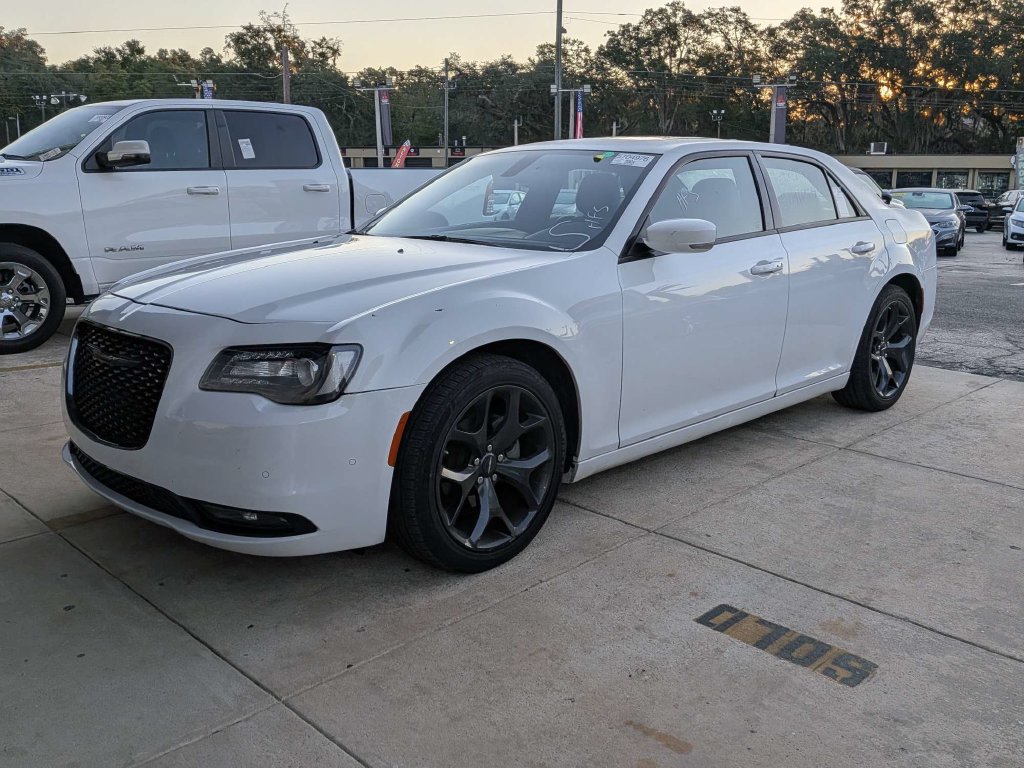 Used 2023 Chrysler 300 S RWD image 3