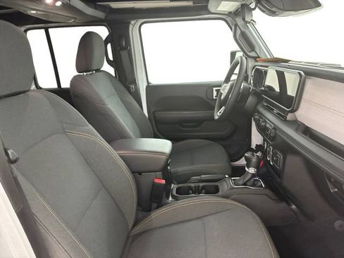 Used 2025 Jeep Wrangler Unlimited Sahara w/ Safety Group AWD/4WD image 14