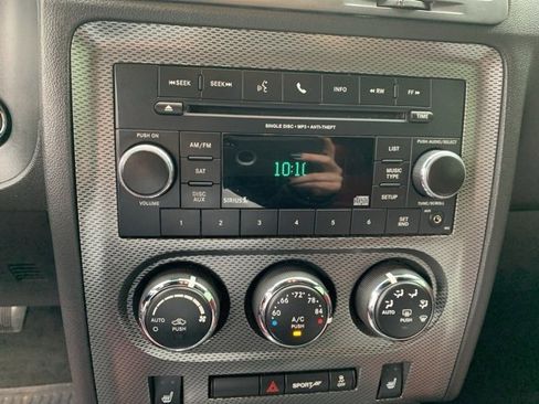 Used 2013 Dodge Challenger R/T image 15