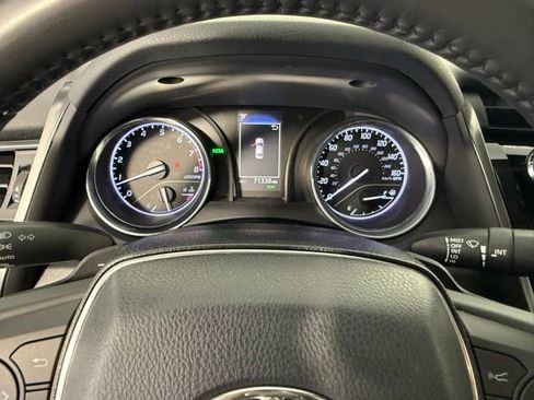 Used 2020 Toyota Camry SE w/ Convenience Package image 19