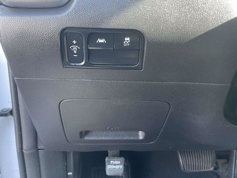 Used 2022 Kia Sorento S w/ Panoramic Sunroof Package FWD image 19