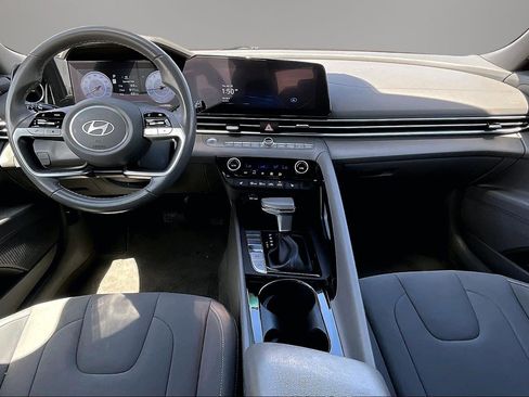 Used 2025 Hyundai Elantra SEL FWD image 7