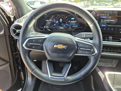 Used 2025 Chevrolet Equinox LT FWD image 23