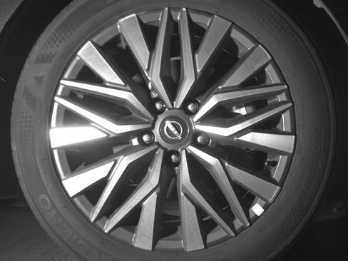 Used 2025 Nissan Altima 2.5 SV FWD image 13