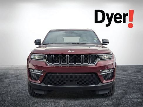 Used 2025 Jeep Grand Cherokee Limited RWD image 11