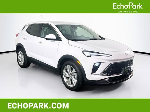Used 2025 Buick Encore GX Preferred FWD image 1
