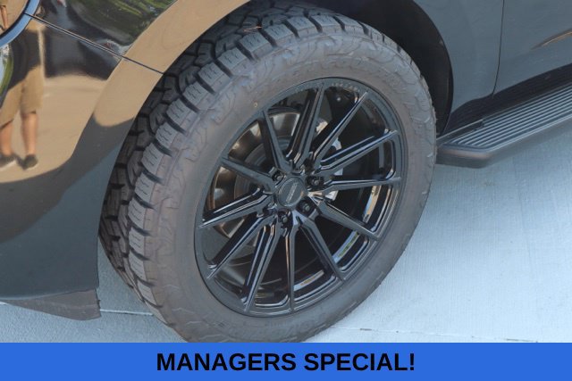Used 2025 Ford Expedition Max Active AWD/4WD image 2