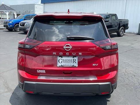 Used 2024 Nissan Rogue SV w/ SV Premium Package FWD image 4