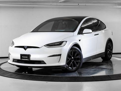 Used 2022 Tesla Model X image 1