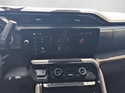 Used 2024 GMC Sierra 2500 AT4 w/ AT4 Premium Plus Package AWD/4WD image 11