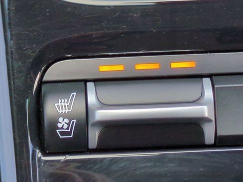 Used 2019 Kia Stinger Premium image 24