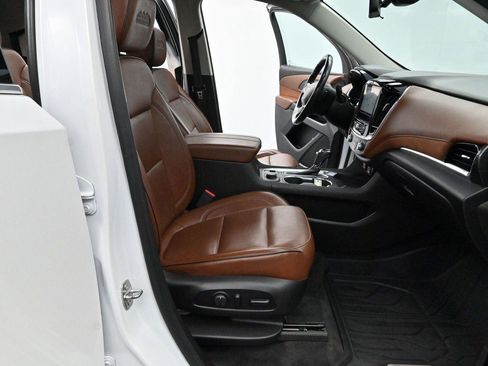 Used 2019 Chevrolet Traverse High Country w/ LPO, Floor Liner Package AWD/4WD image 38
