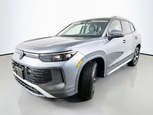 New 2026 Volkswagen Tiguan SE image 3