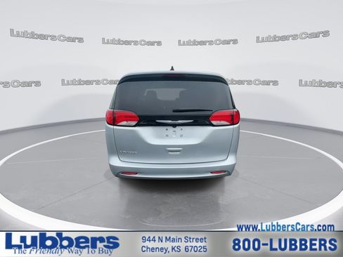 Used 2023 Chrysler Voyager LX FWD image 7