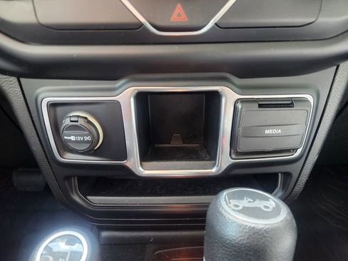 Used 2019 Jeep Wrangler Unlimited Sport image 20