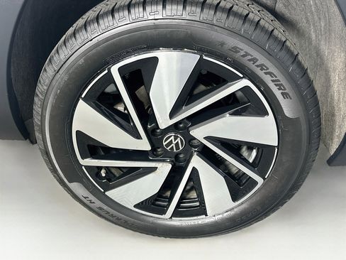 Used 2025 Volkswagen Atlas SE AWD/4WD image 11