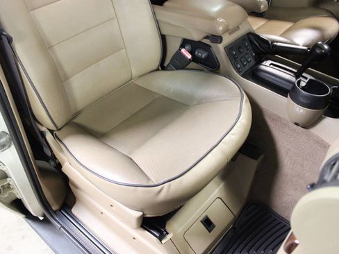 Used 2001 Land Rover Discovery SE image 26