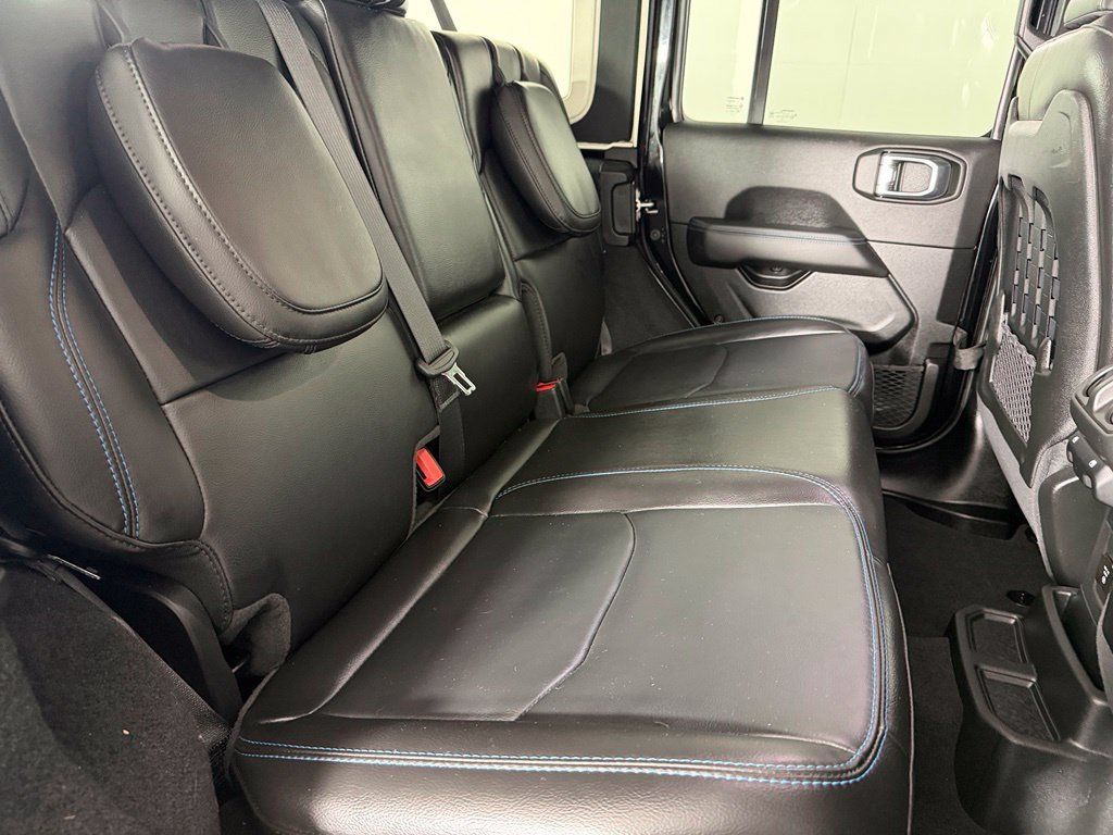 Used 2023 Jeep Wrangler Unlimited Rubicon 4xe w/ Cold Weather Group AWD/4WD image 20