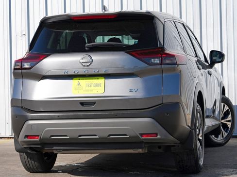 Used 2023 Nissan Rogue SV image 4