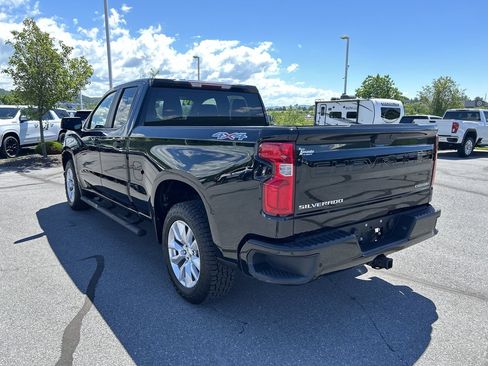 Used 2019 Chevrolet Silverado 1500 Custom w/ Custom Value Package AWD/4WD image 5