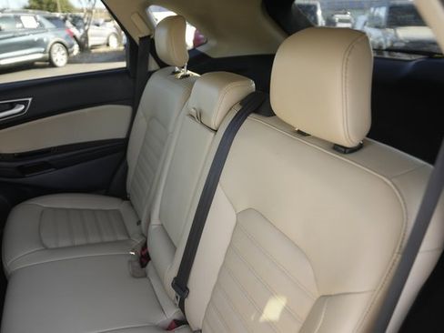 Used 2020 Ford Edge SEL image 13